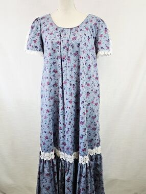 Vintage Hilda Hawaii Floral Lace Trim Maxi Dress
